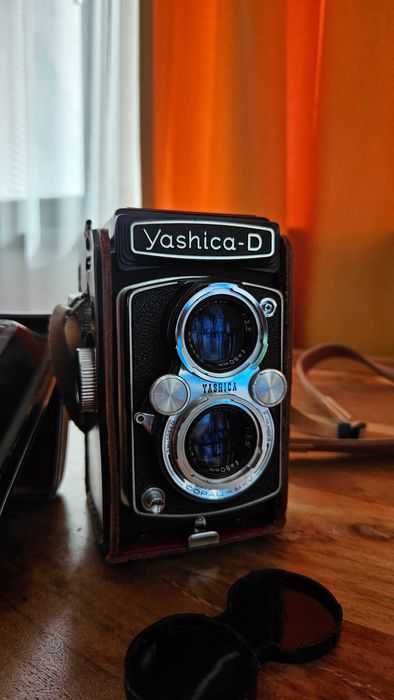 Aparate foto format mediu 6x6 și 35mm Yashica D, Pentacon six TL, Pentax K1000, Praktika FX, Rollei 35S, Lomo LCAE,