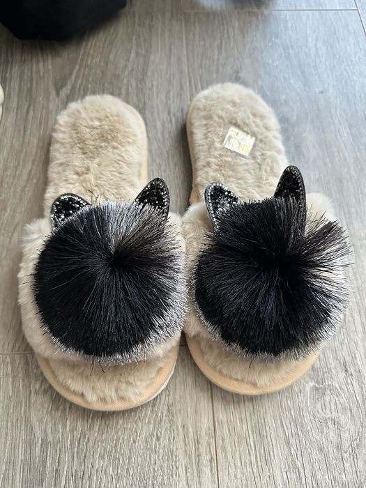 Papuci de casa pufosi