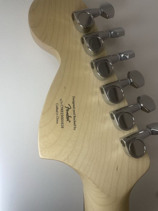Электрогитара Squier StratFingerboard