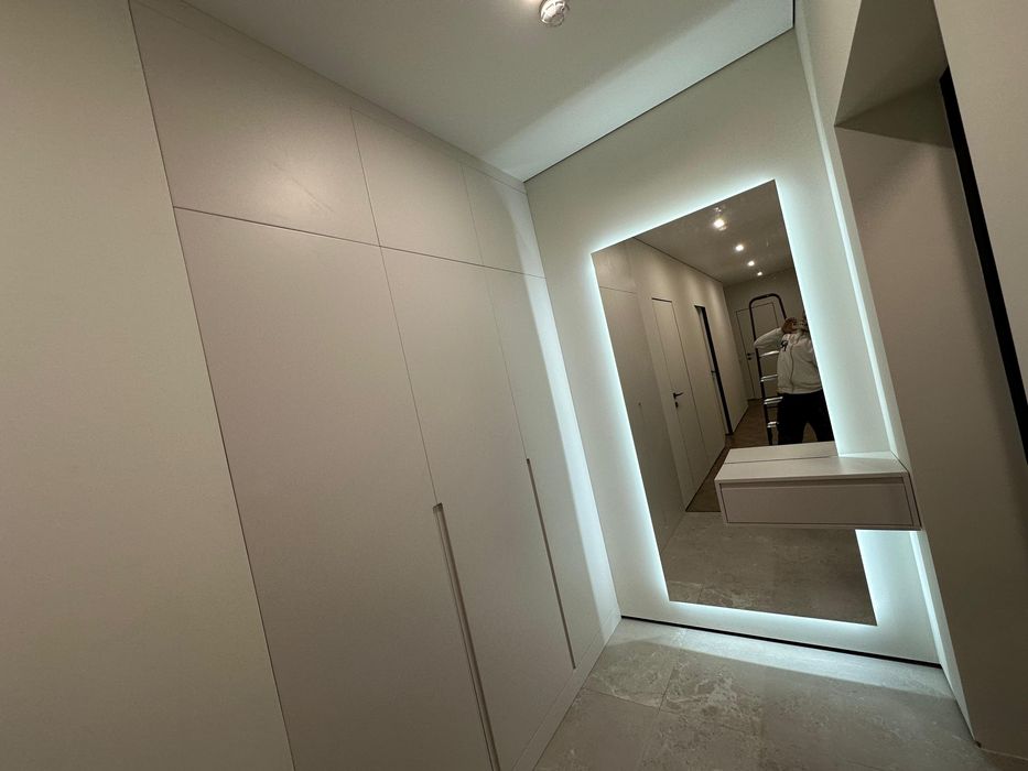 Кухня, шкаф, прихожая