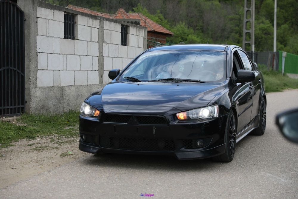 Mitsubishi lancer