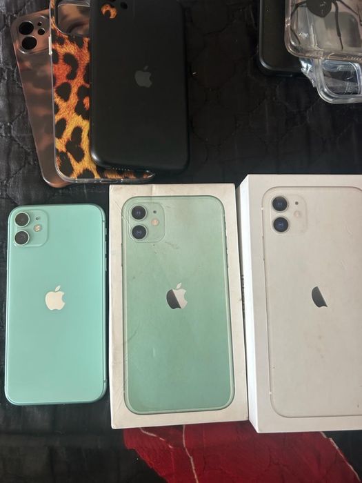 Продам СРОЧНО 2 айфона 11