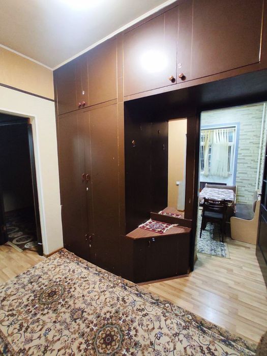 Яшнабадский район паркентский базар 2х комн.квартира полностью упакова