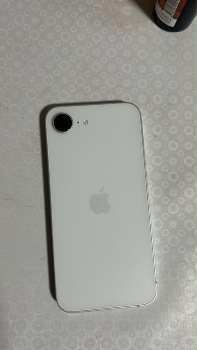 Apple iPhone 16e