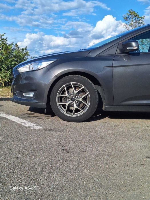 Ford Focus 1.0 EcoBoost 125 CP • Benzină • 145.000 km