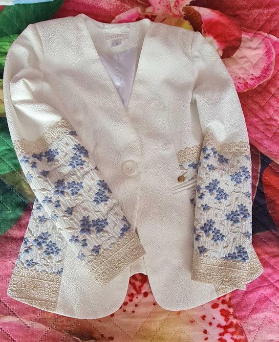 Страхотно синьо сако на Lucy Fashion