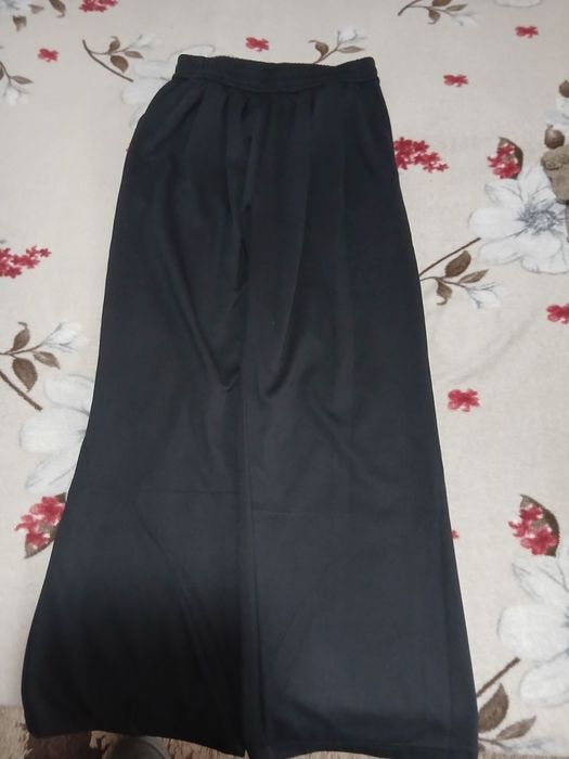 Pantaloni sport trei sfert