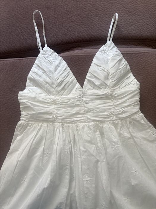 Бяла рокля Zara нова