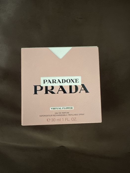 Prada Paradoxe virtual flower
