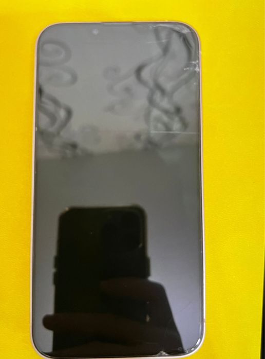 Продам iPhone 13