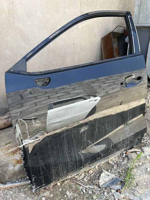 Продам бу двер автомобиля