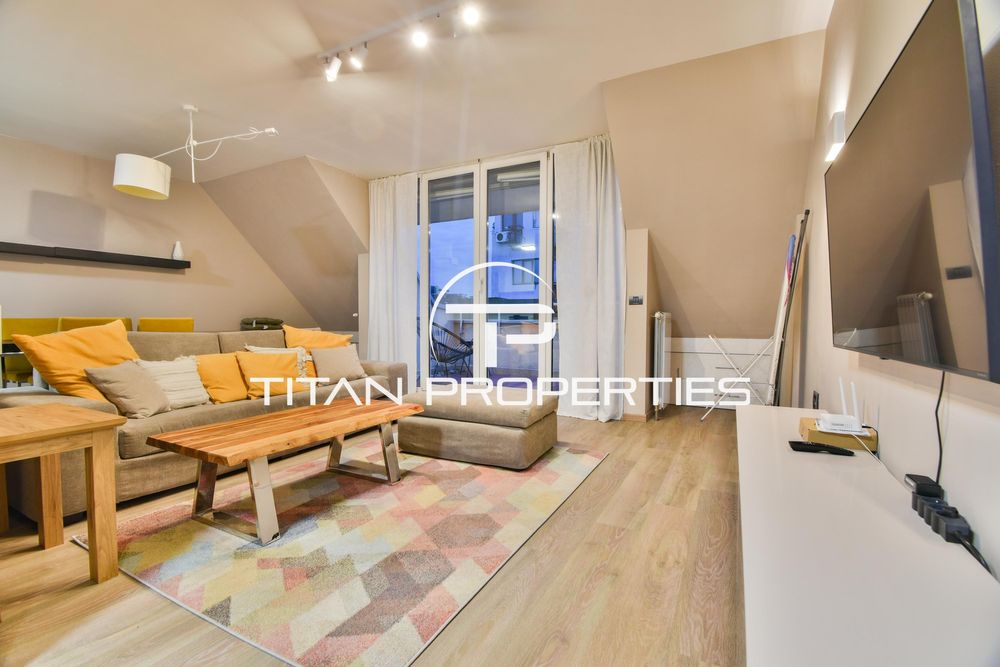 Дава се под наем Двустаен апартамент в София, Център - 70 кв.м за 947.58 € - Снимка #1