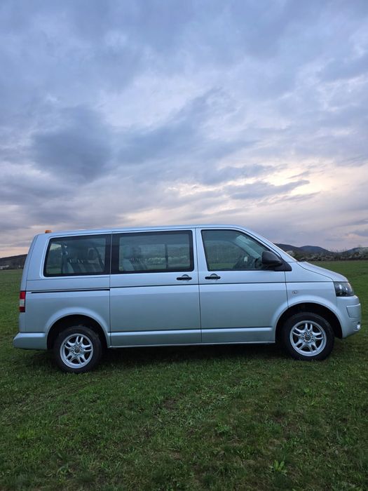 Autoturism WV T5, 9 locuri