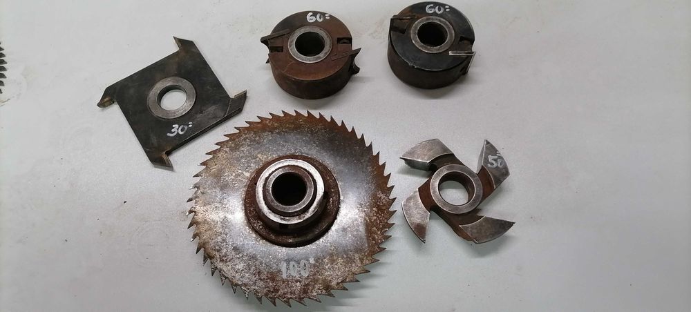 Части за дърводелски машини.