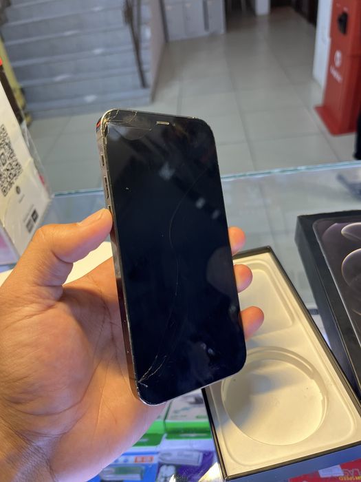 айфон 12 про с минусом