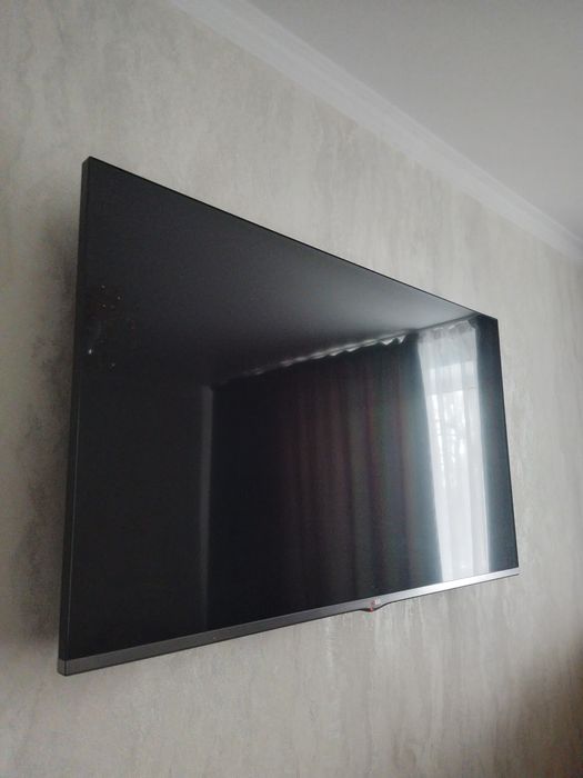 LG SmartTV 3D. 119см