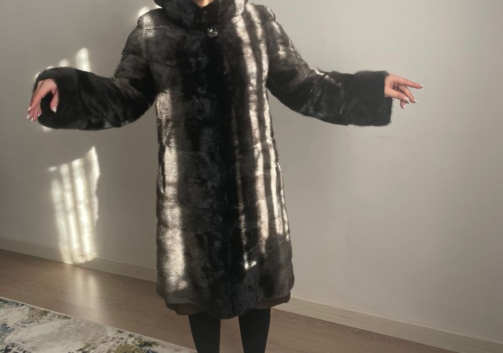 Норковая шуба цвет графит