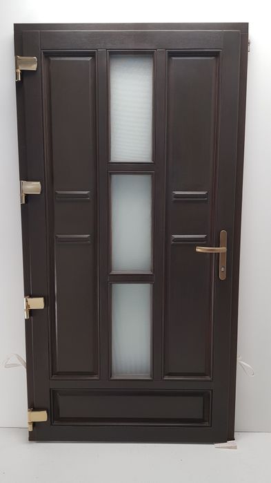 Usa de intrare premium 110 x 210 disponibil pe stoc