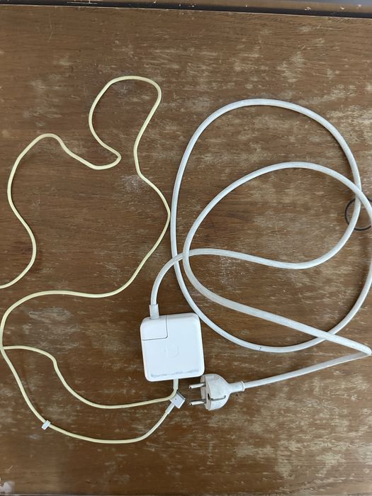 MacBook air model A1466