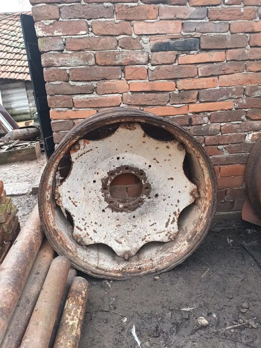 Vând radiator de tractor u650