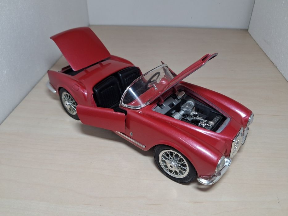 Lancia Aurelia bburago 1:18