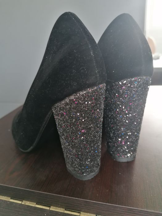 Pantofi mărimea 35