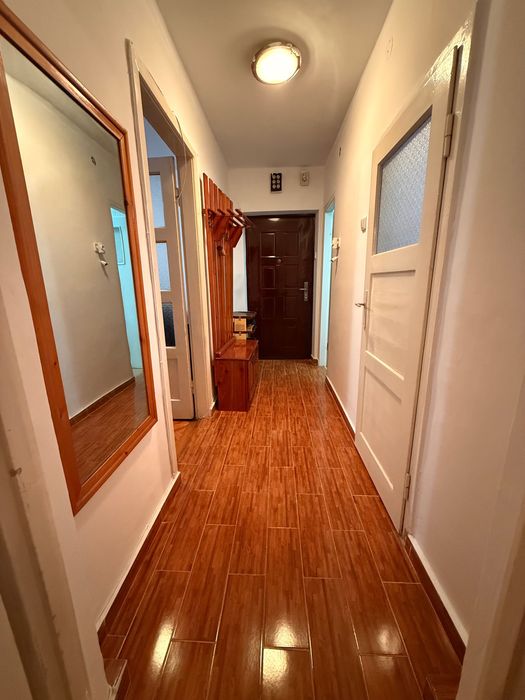 Vând apartament 2 camere Ultra Central in Ștei !