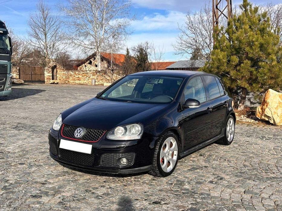 • Продавам голф 5 на ЧАСТИ 1.9tdi 105кс. BKC
Имам още над 17 Голф 5ци