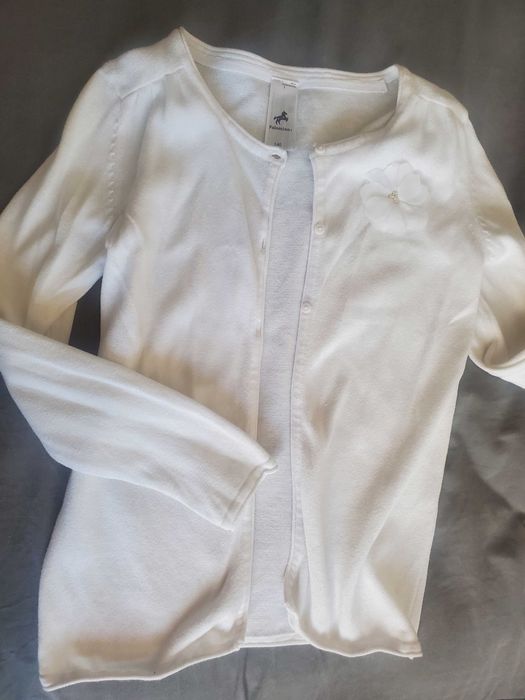 Set pulover alb 140 si tricou polo fete 9 ani