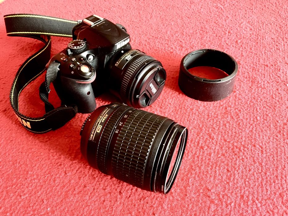 Фотоапарат Nikon D5200 с два обектива