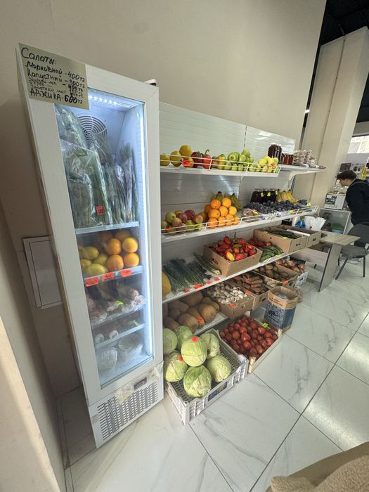 Холодильник ветриной