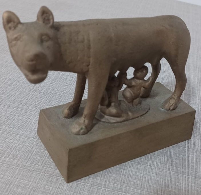 statueta Lupa Capitolina / Lupoaica cu Romulus și Remus
