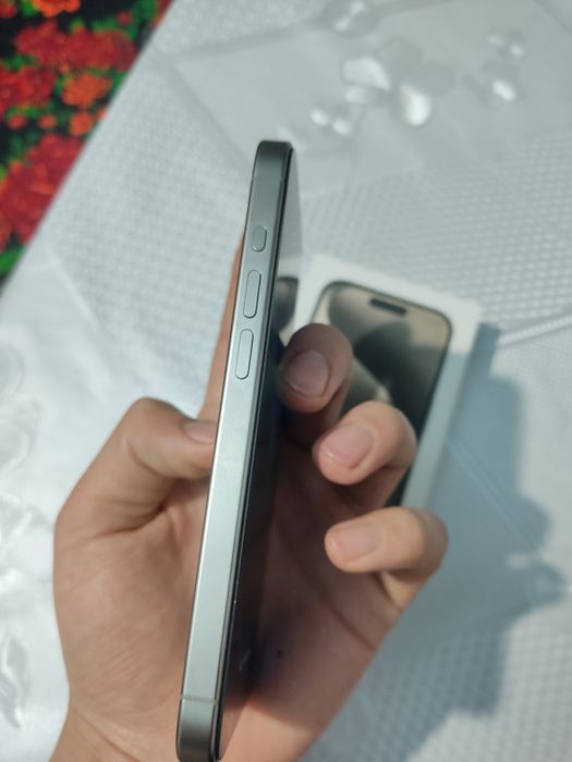 15 pro Natural titanium 256 GB