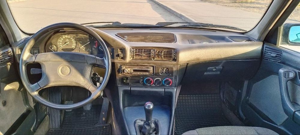 Продам  БМВ Е34.