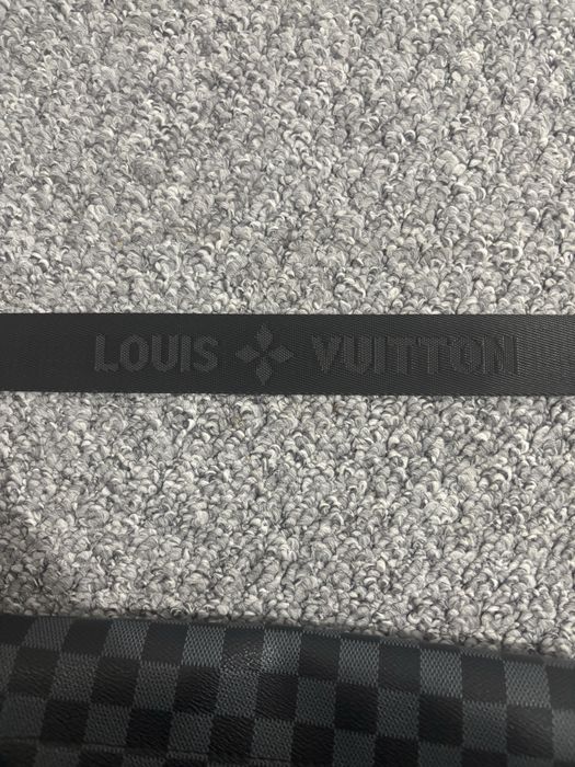 Louis vuitton чантичка