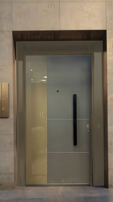 Входна врата за къща-OLIVIA