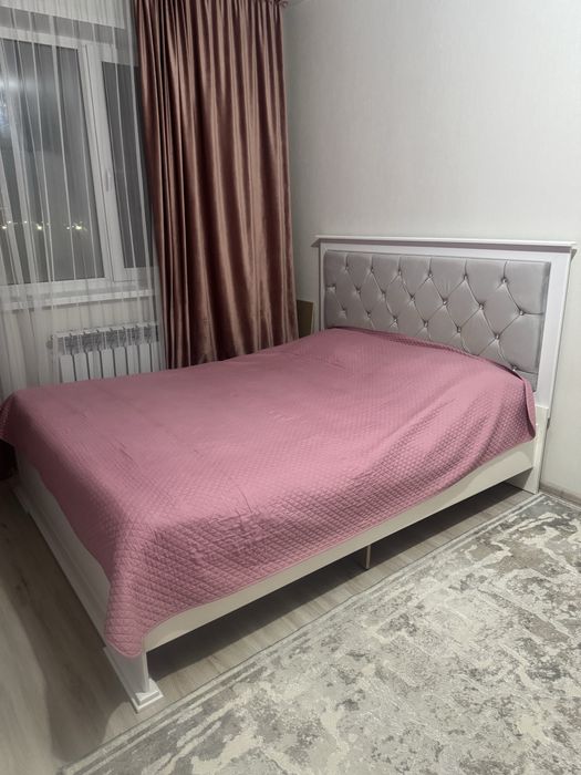 Продам спальный гарнитур