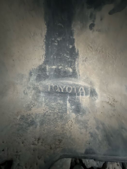 Задний бампер на тайота ленд крузер