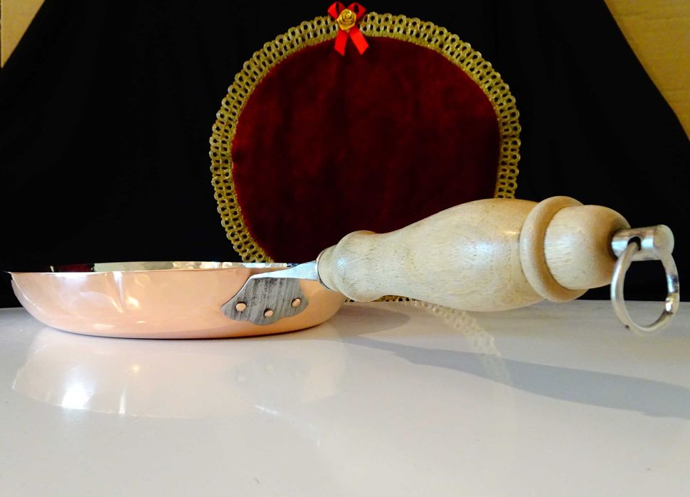 Швейцарски меден тиган за риба,маркиран.