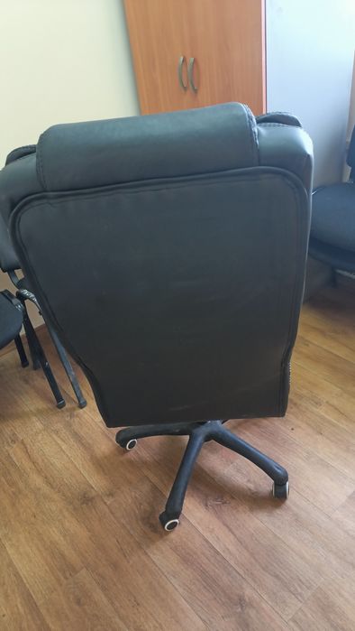 Продаю офисное кресло