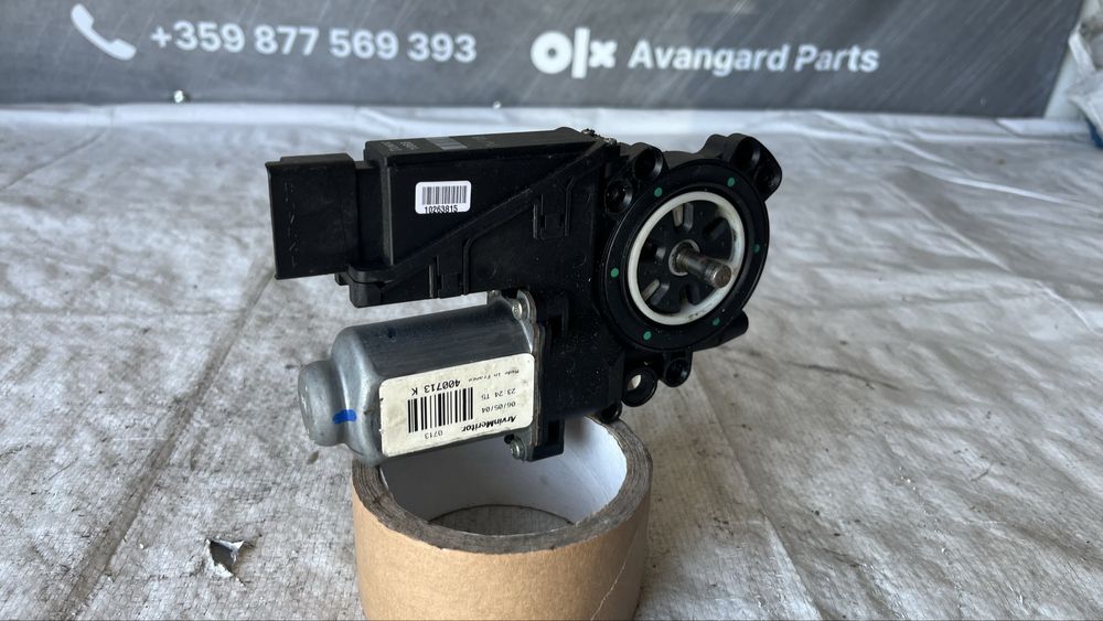 Моторче за предно дясно стъкло Nissan Primera P12