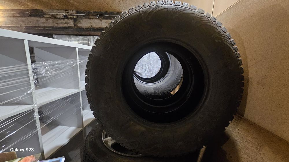 Продам 4 балона 245/70/16