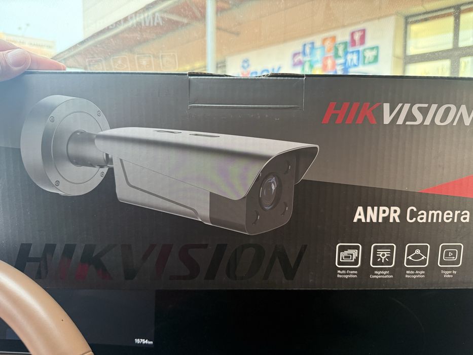 Камера с распознованием номеров HIKVISION