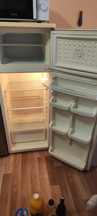 Хладилник с камера Vestel