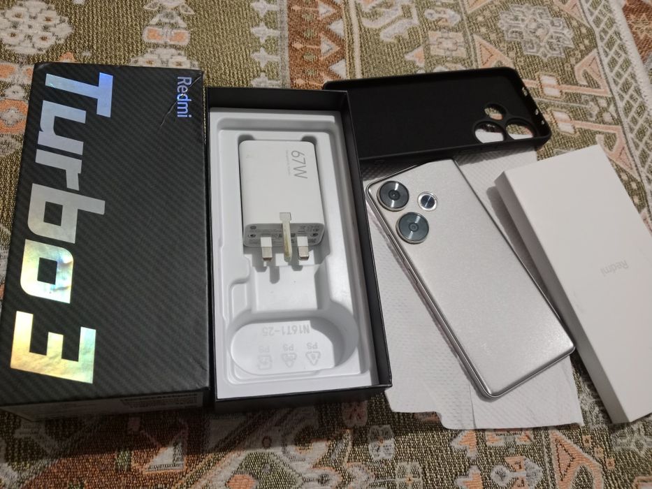 Redmi Turbo3 Chn version. 8s gen 3