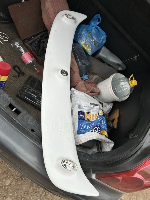 Спойлер тойота карина е