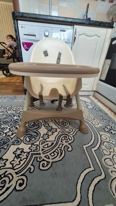 Детский коляска, стульчик для кормления