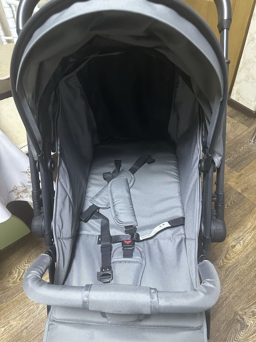 Продам новую коляску