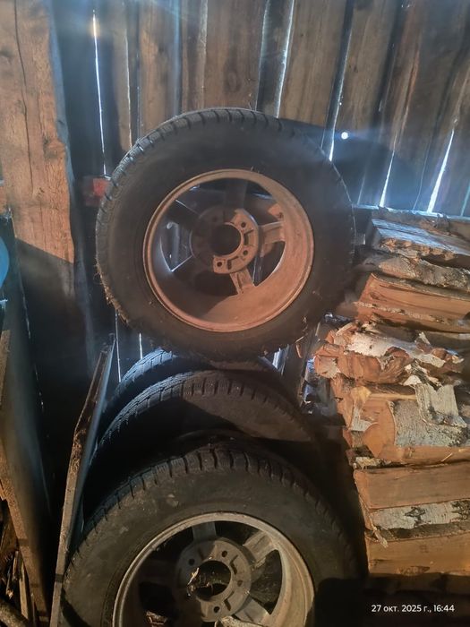 продам ниву 213 с. прицепом