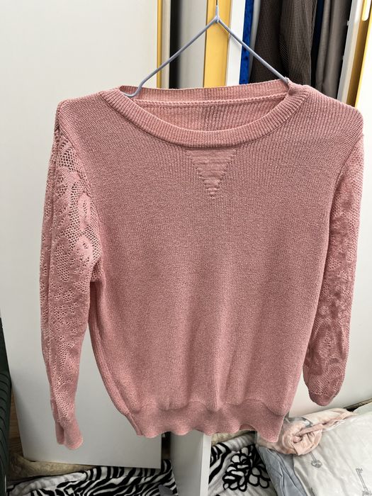 Отдам даром женские вещи